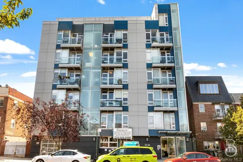 $729,000 | 21-24 30th Avenue, Unit 4A | Astoria
