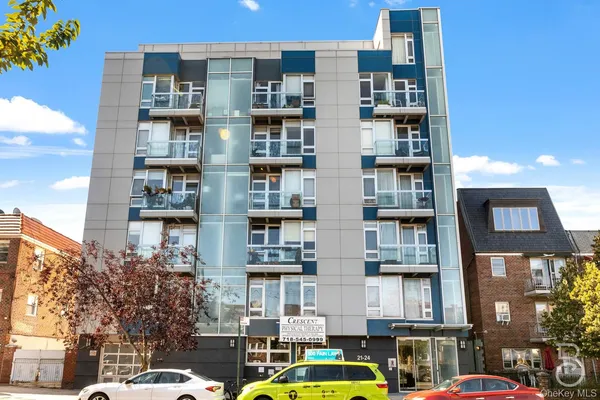 $729,000 | 21-24 30th Avenue, Unit 4A | Astoria