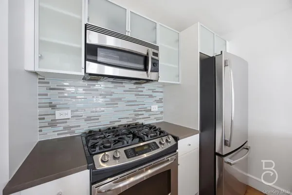 $729,000 | 21-24 30th Avenue, Unit 4A | Astoria