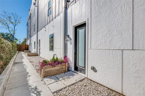 $760,000 | 1805 Browder Street, Unit 101, Dallas, TX 75215