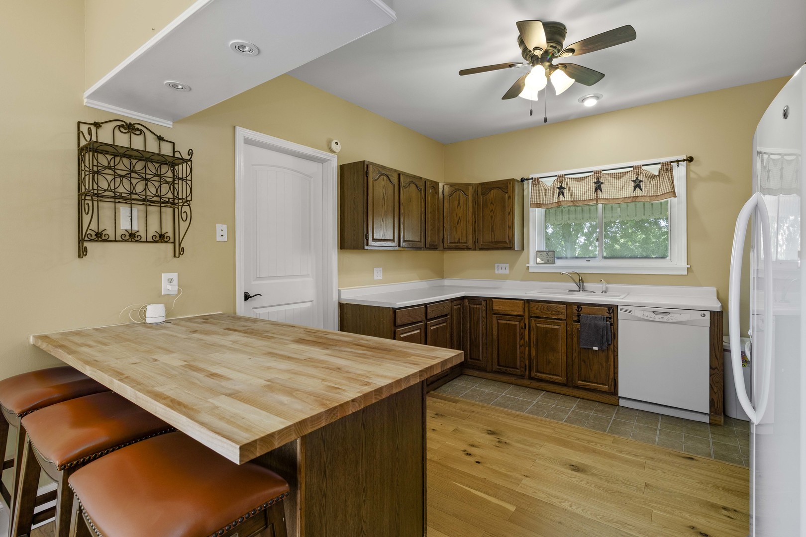 10202 Perry Road DeKalb, IL 60115 - Photo 6 of 48