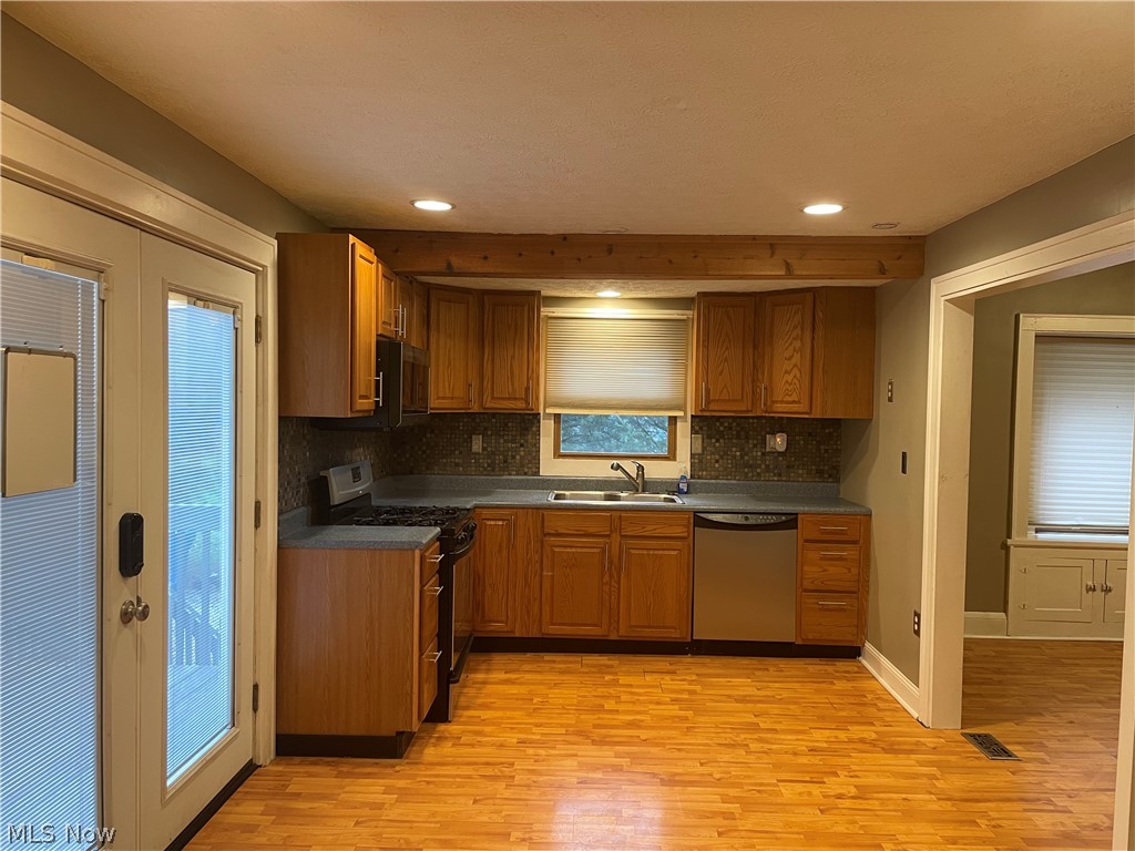 3219 Wadsworth Road Norton, OH 44203 - Photo 3 of 16 Gallery Image 3