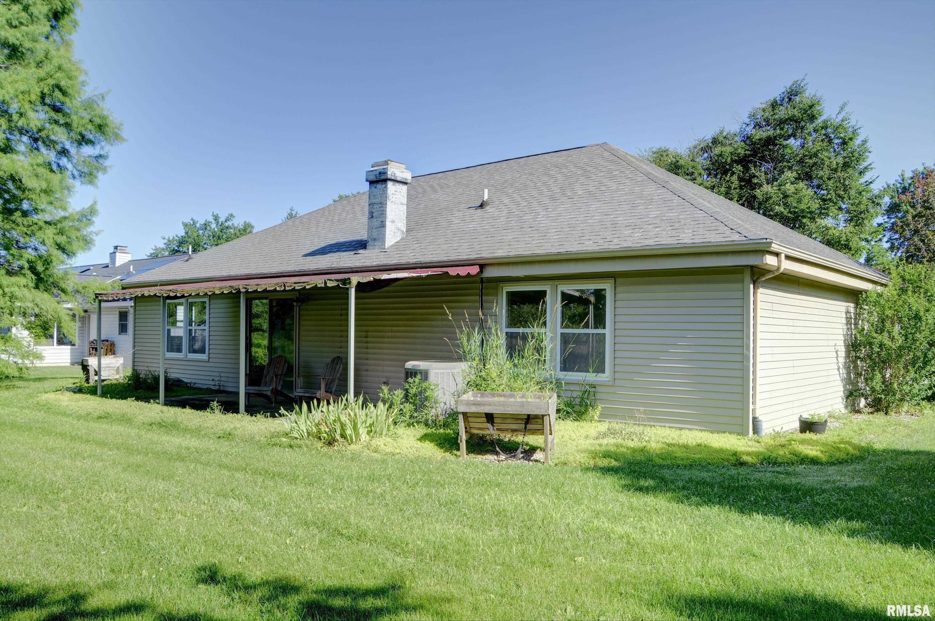 1925 Riverview Drive Macomb, IL 61455 - Photo 3 of 19