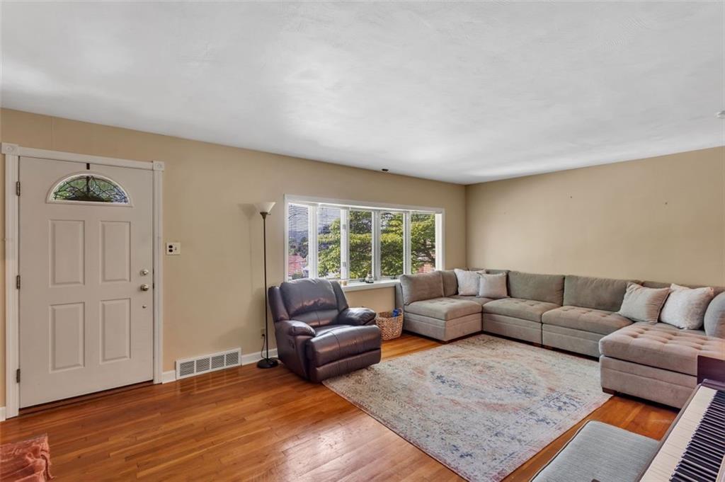 2860 Beaver Road Ambridge, PA 15003 - Photo 8 of 37 Gallery Image 8