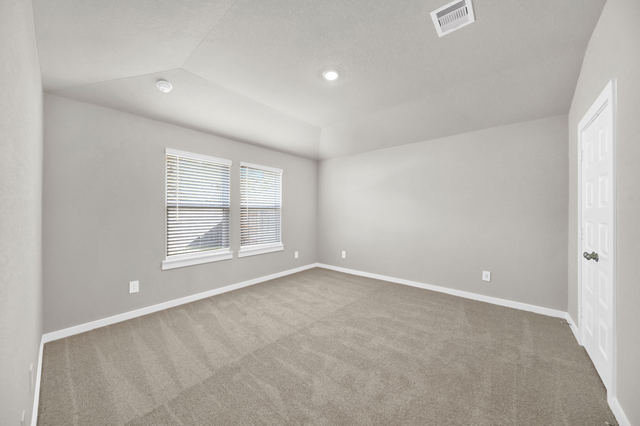 16675 Sterling Clf Street Conroe, TX 77302 - Photo 9 of 21 an empty room with a window