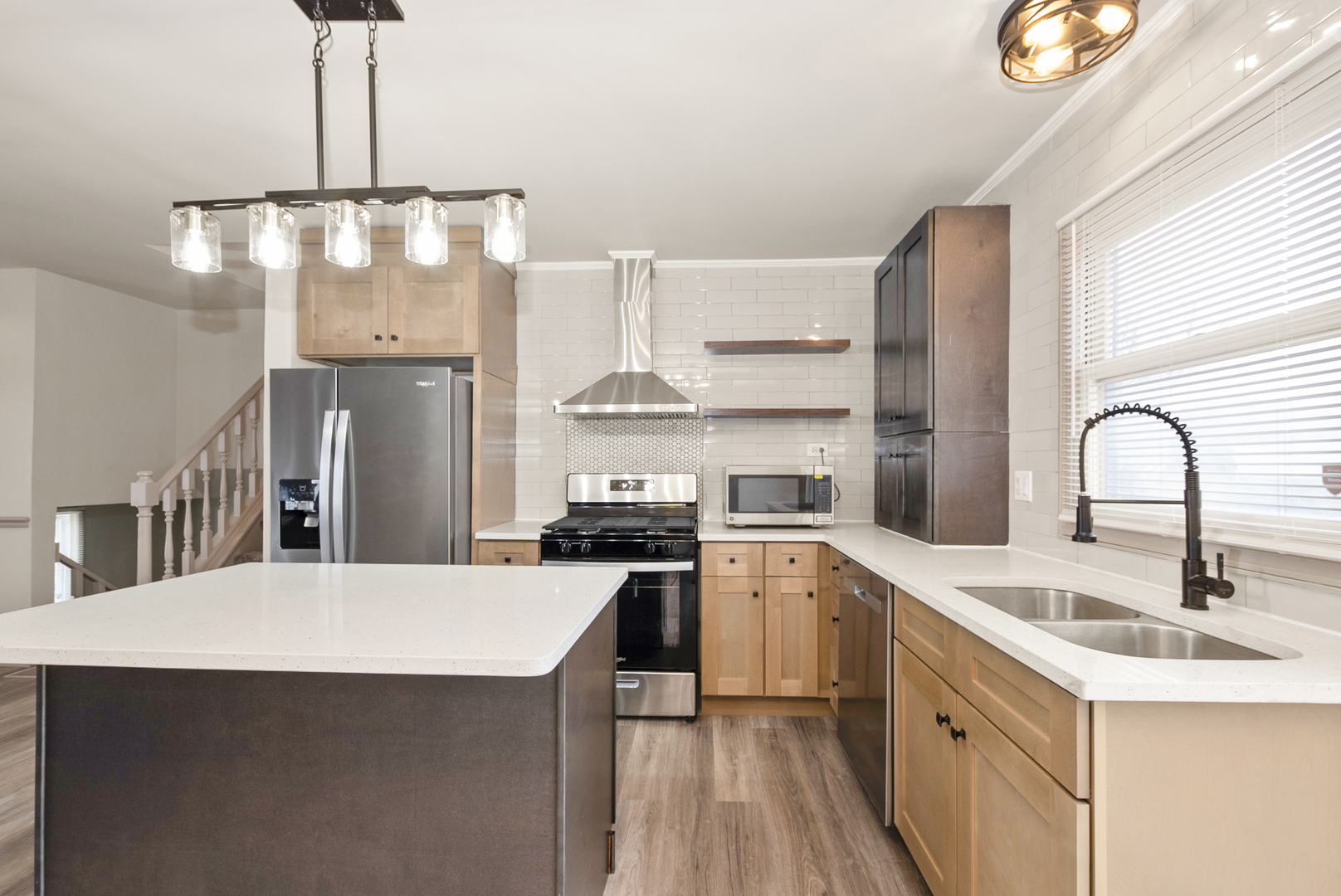 836 Lily Cache Lane Bolingbrook, IL 60440 - Photo 8 of 31