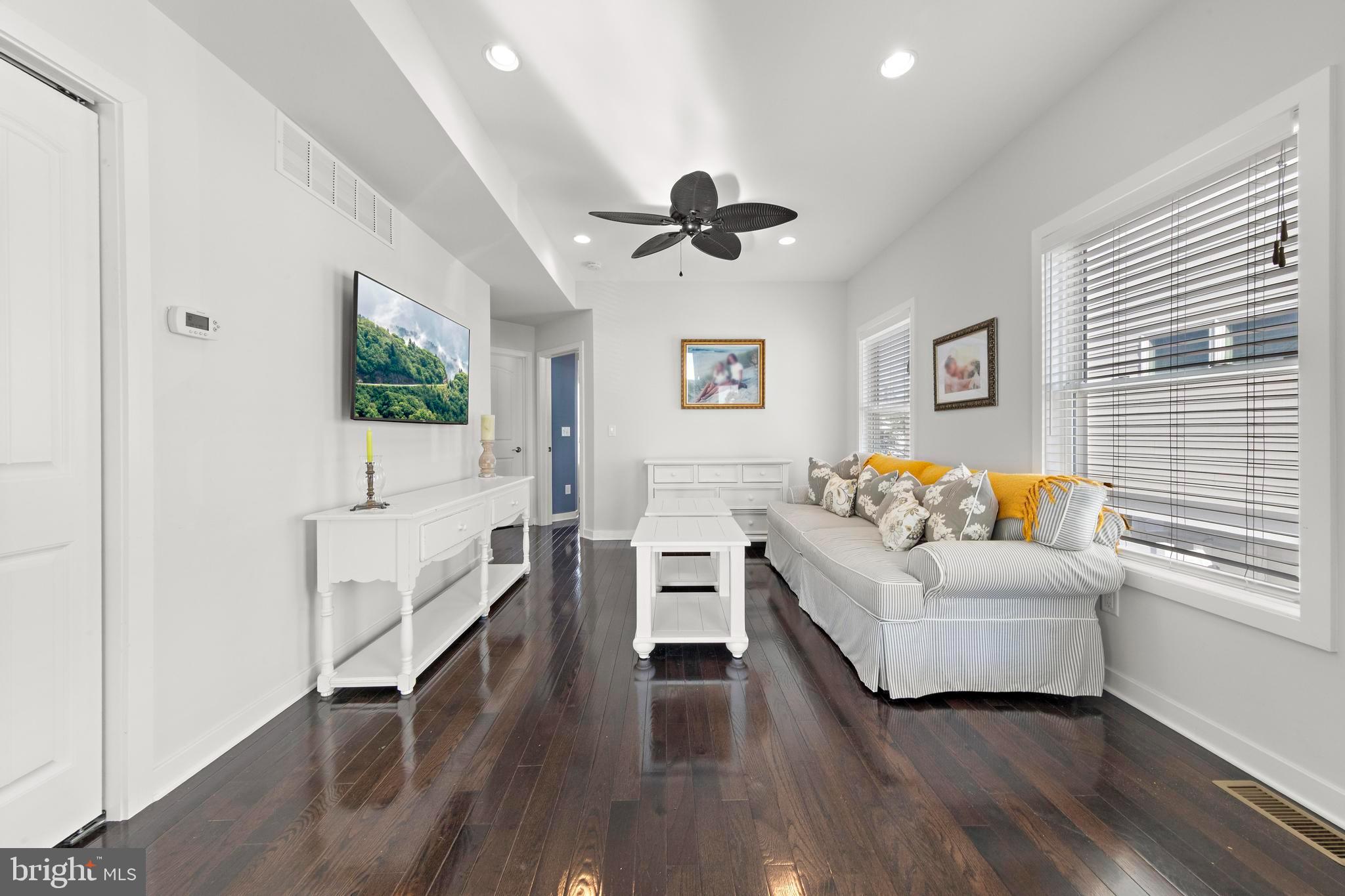 27 West 33rd Street Long Beach Township, NJ 08008 - Photo 4 of 83