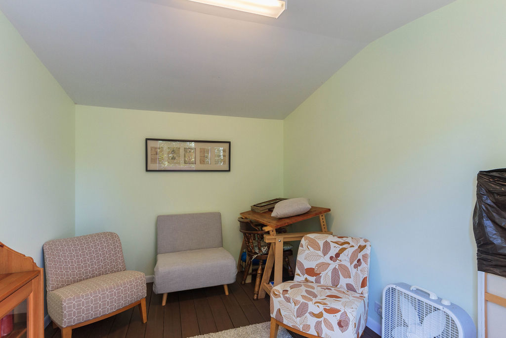 789 Ridge Road Highland Park, IL 60035 - Photo 31 of 36 a living room with furniture and a couch