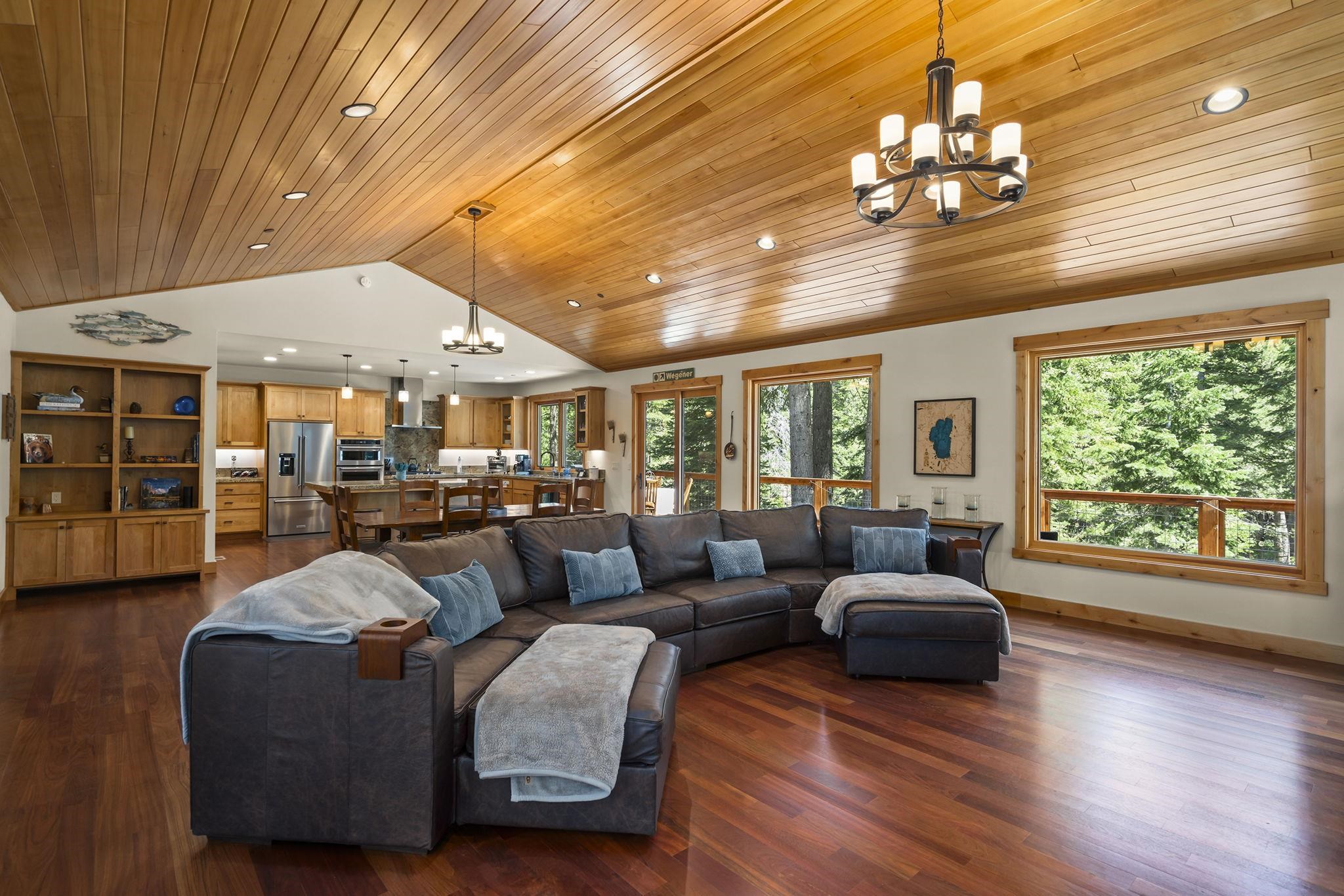 563 Robin Road Homewood, CA 96141 - Photo 4 of 28