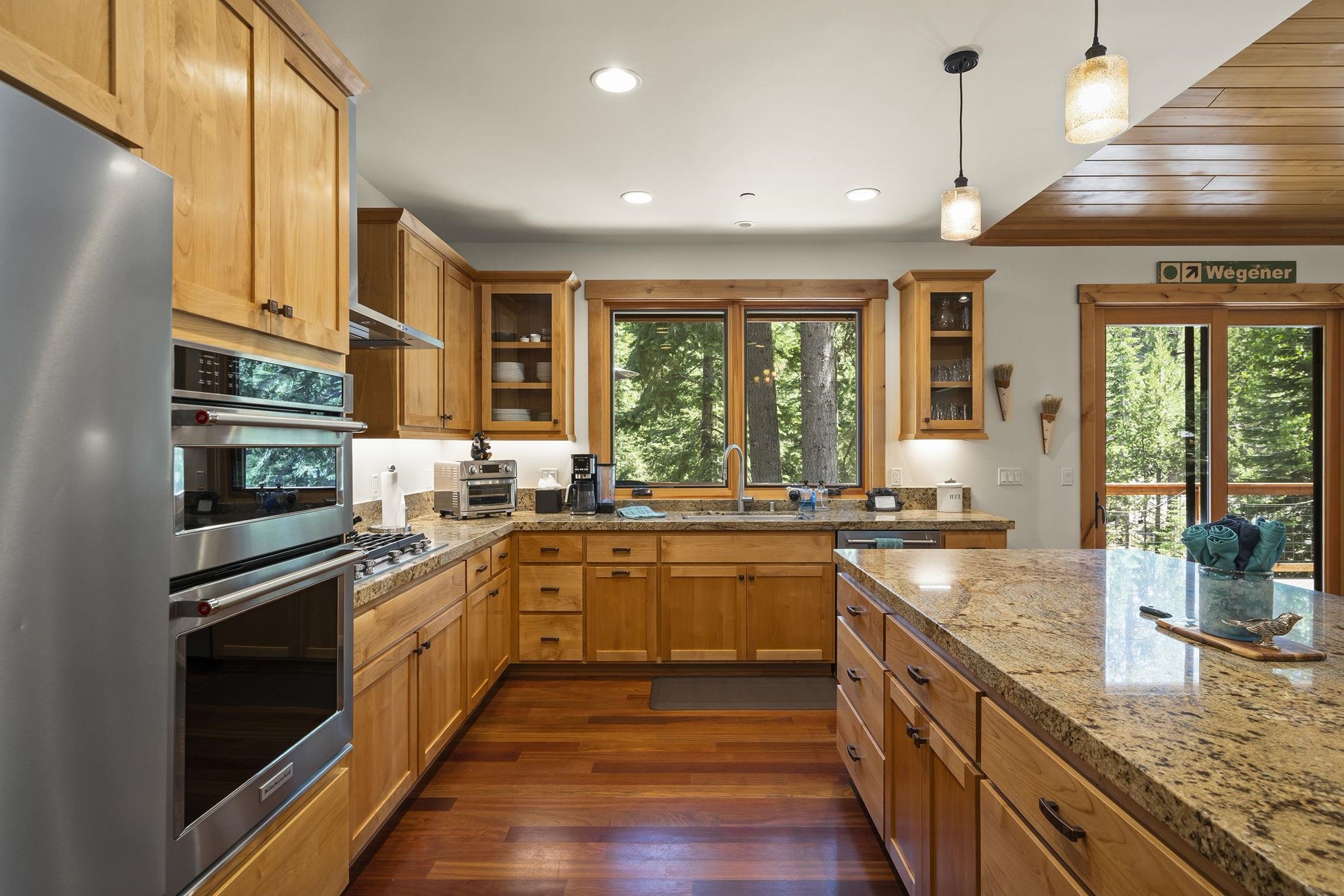 563 Robin Road Homewood, CA 96141 - Photo 7 of 28