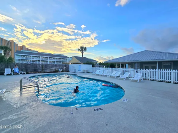 $1,450 | 17642 Front Beach Road, Unit I7, Panama City Beach, FL 32413