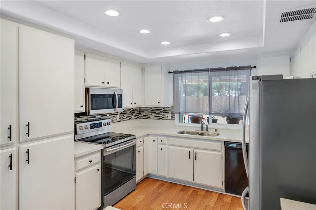 13251 Winona Road Apple Valley, CA 92308 - Photo 14 of 36