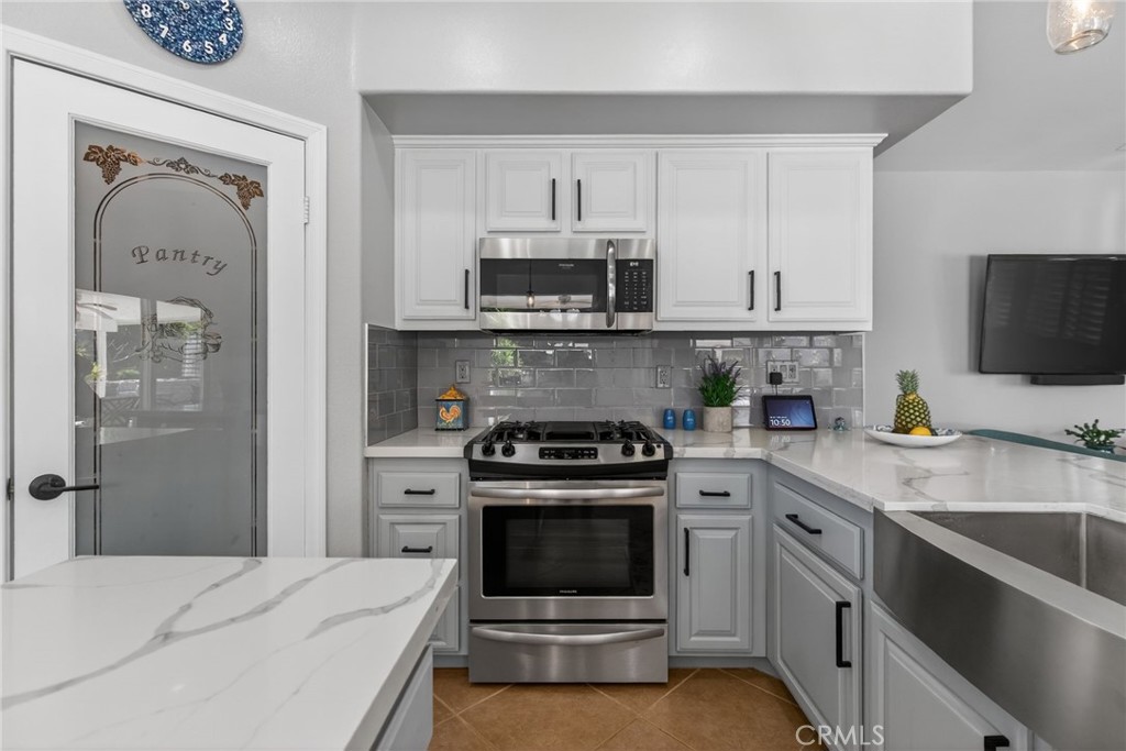 14029 Dove Canyon Drive Riverside, CA 92503 - Photo 16 of 69