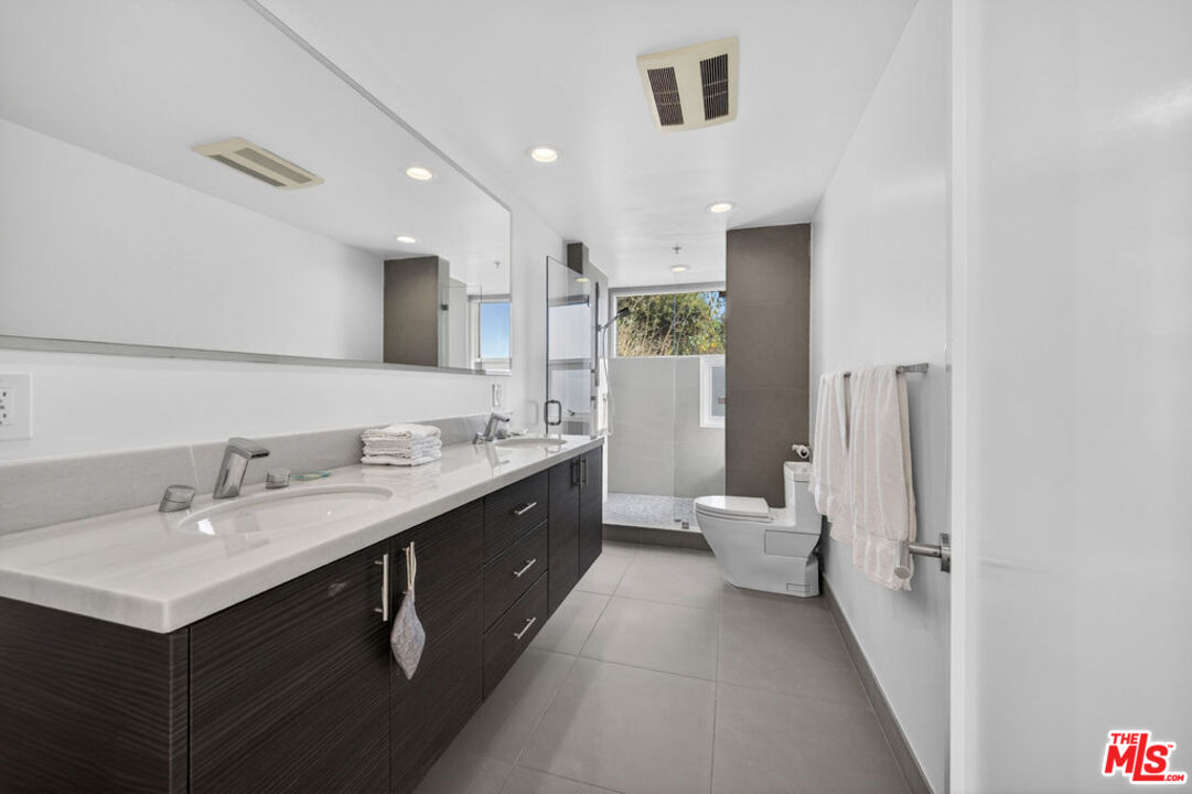 9716 Oak Pass Road Beverly Hills, CA 90210 - Photo 68 of 73