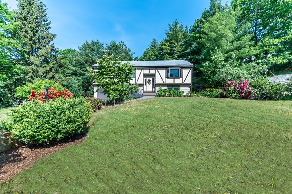 5 Fern Road Andover, MA 01810 - Photo 2 of 29