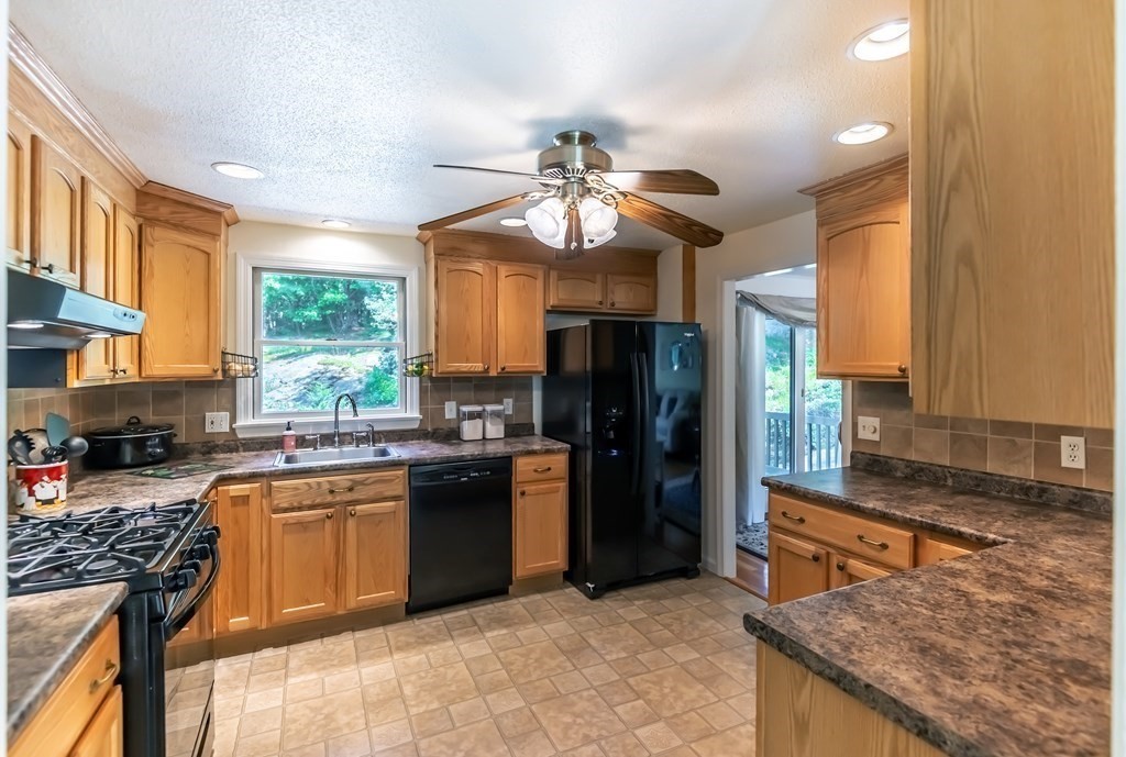5 Fern Road Andover, MA 01810 - Photo 8 of 29