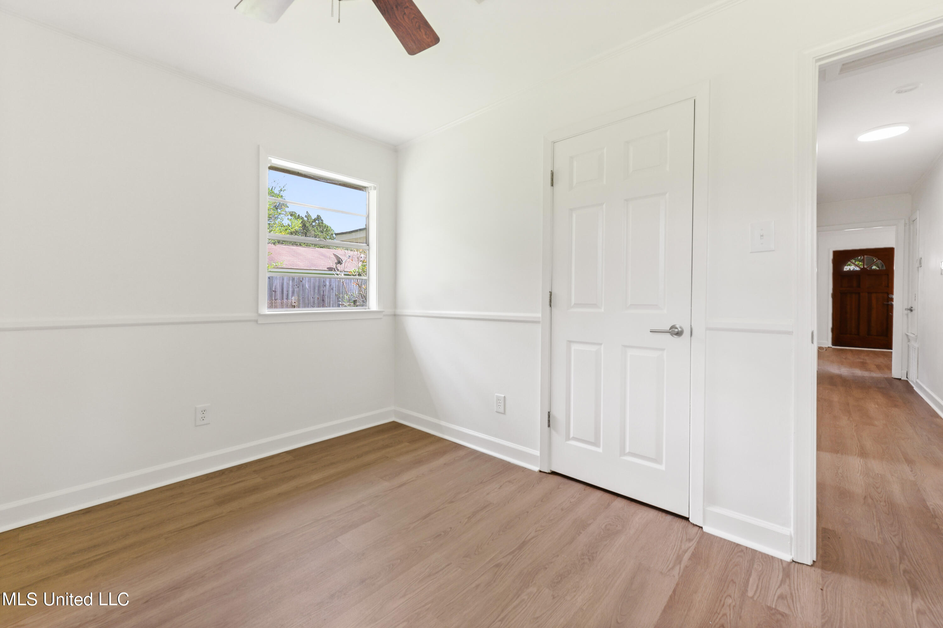 117 Roberts Circle Ocean Springs, MS 39564 - Photo 13 of 15 016 (1)