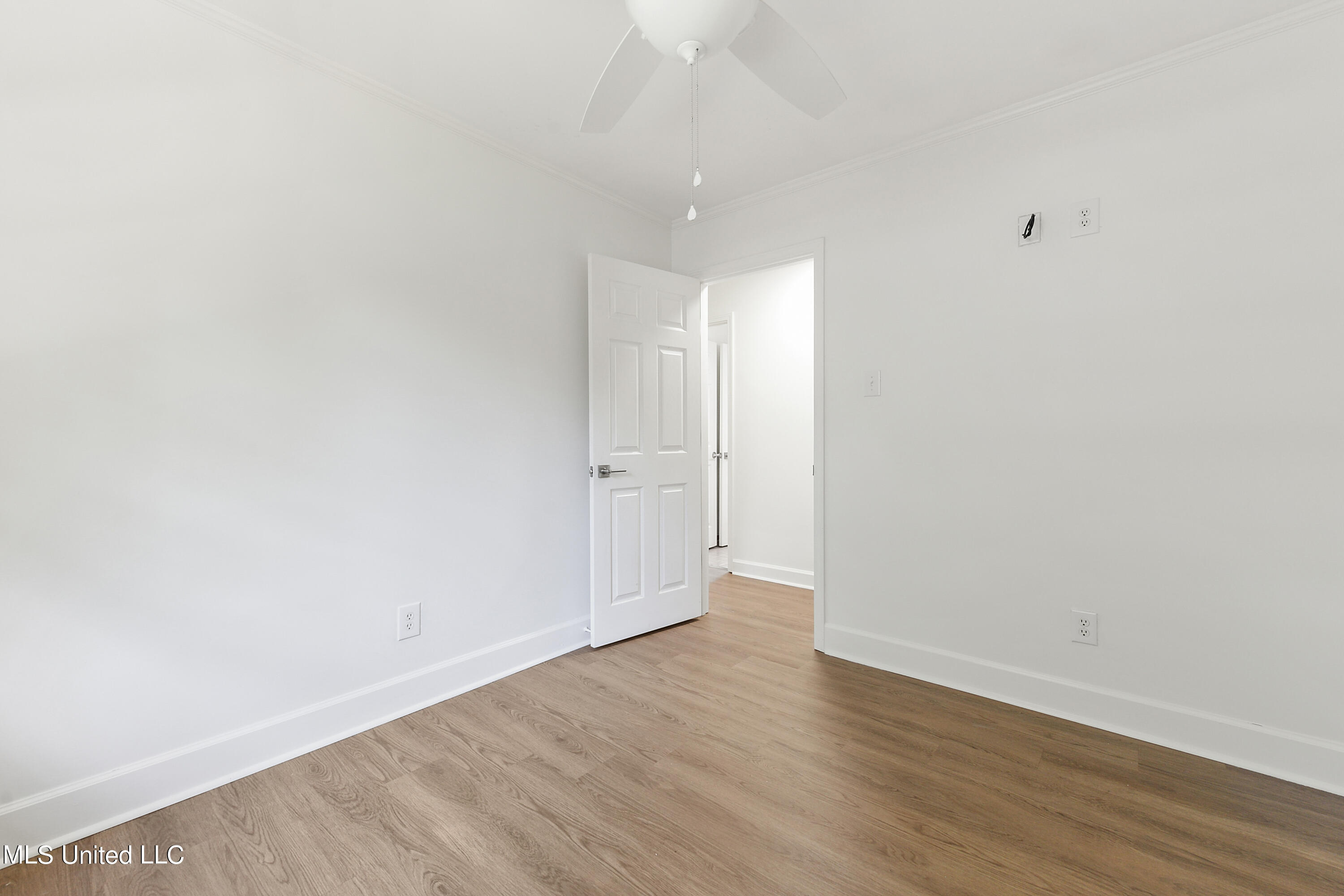 117 Roberts Circle Ocean Springs, MS 39564 - Photo 9 of 15 012 (2)