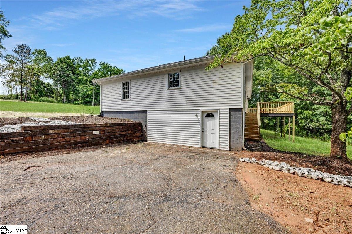 2400 Tigerville Road Travelers Rest, SC 29690 - Photo 28 of 36