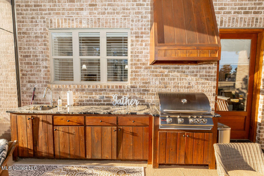 367 Caroline Boulevard Madison, MS 39110 - Photo 41 of 61 Outdoor Kitchen