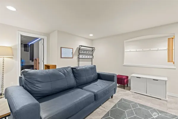 $999,000 | 4033 120th Place Southeast, Everett, WA 98208