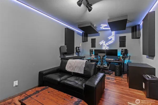 $999,000 | 4033 120th Place Southeast, Everett, WA 98208