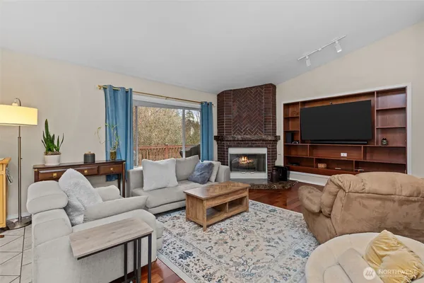 $999,000 | 4033 120th Place Southeast, Everett, WA 98208