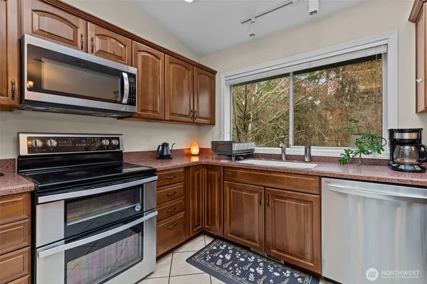 $999,000 | 4033 120th Place Southeast, Everett, WA 98208