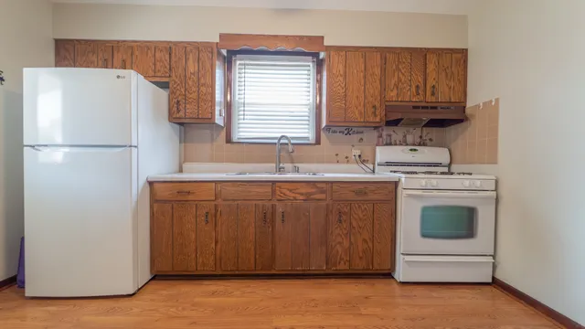 $219,900 | 10439 South Ave M, Chicago, IL 60617