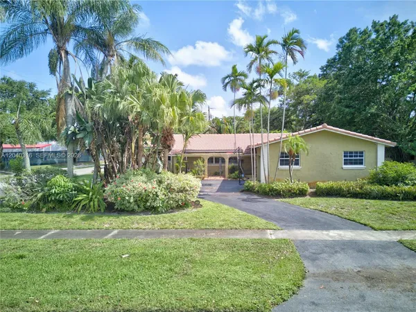 $899,000 | 5300 Fillmore Street, Hollywood, FL 33021