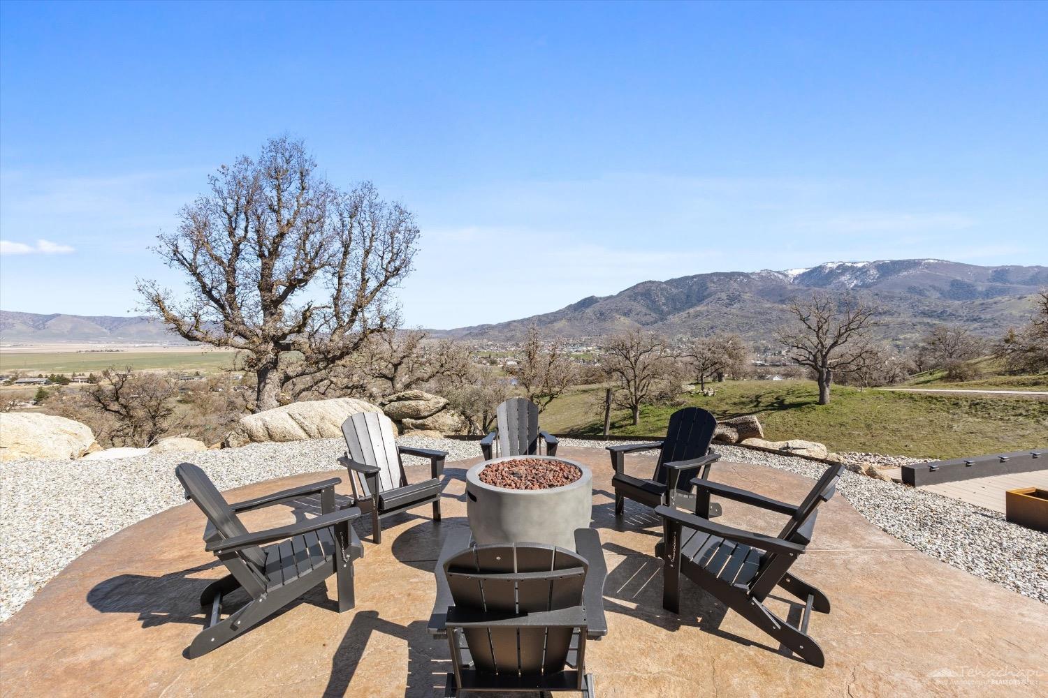 28901 Augusta Way Tehachapi, CA 93561 - Photo 62 of 65 a view of a terrace with furniture and city view