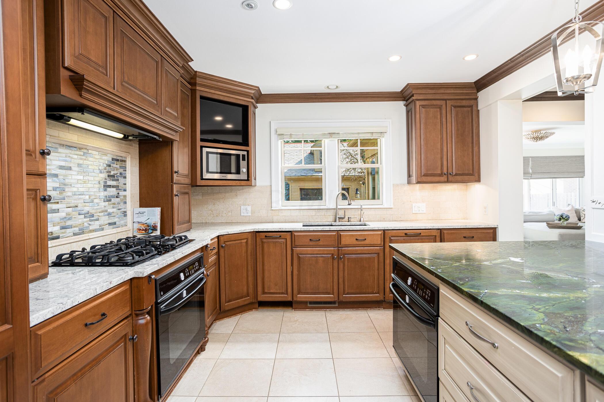 1941 Chelsea Road Columbus, OH 43212 - Photo 21 of 69 Kitchen
