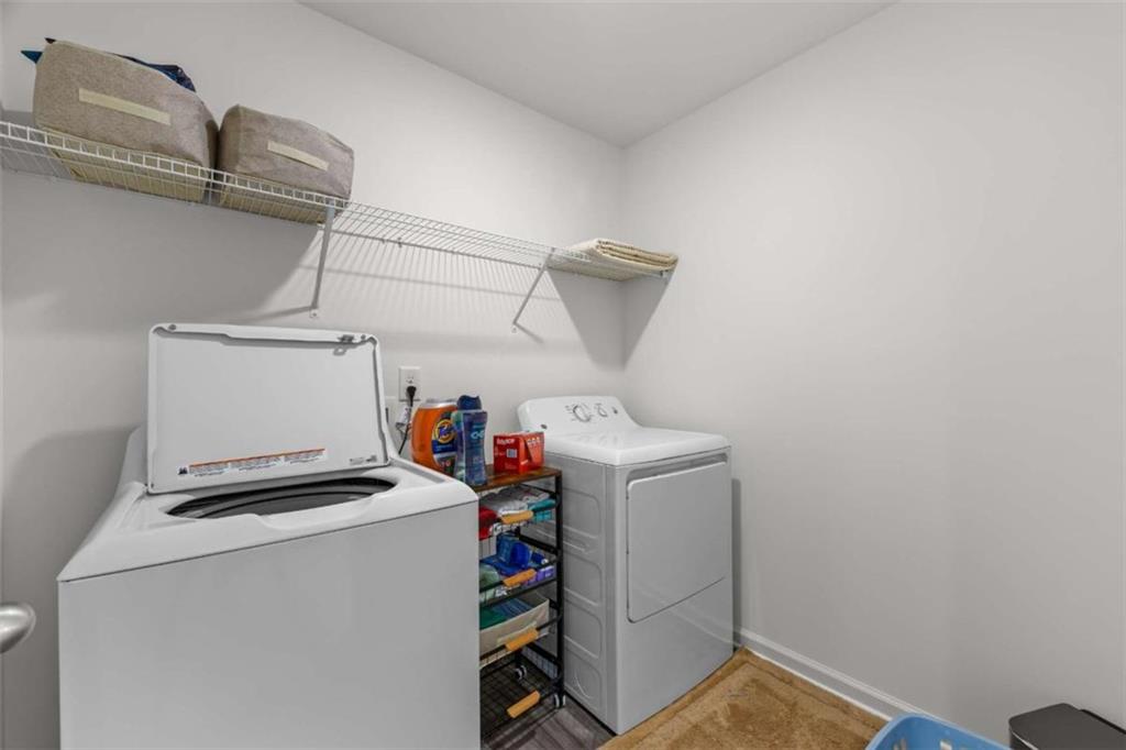 16 Casteel Circle Bethlehem, GA 30620 - Photo 22 of 48 a utility room with dryer and washer