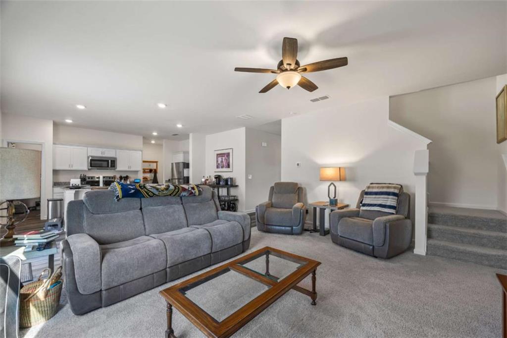 16 Casteel Circle Bethlehem, GA 30620 - Photo 7 of 48 a living room with furniture