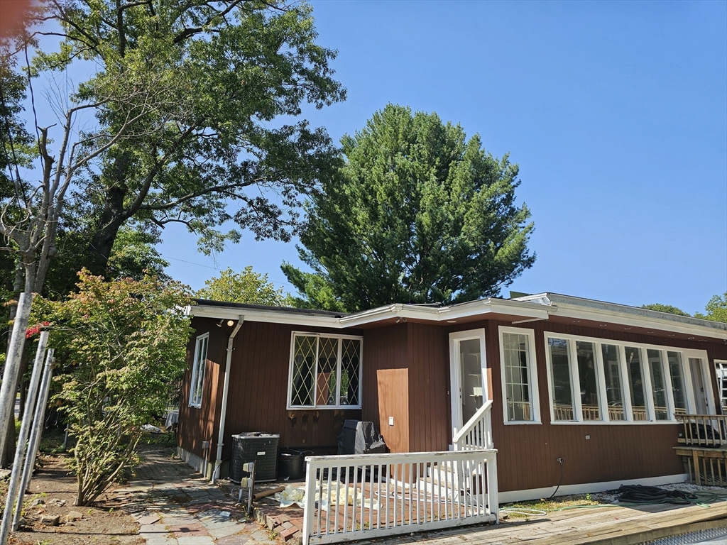 603 Ray Street Fall River, MA 02720 - Photo 6 of 32