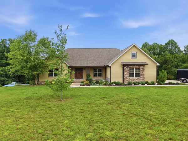 $739,999 | 5277 Herrens Chapel Road, Silver Point, TN 38582