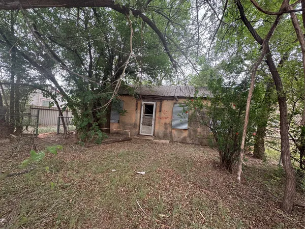 $48,499 | 411 North 10th Street, Lamesa, TX 79331