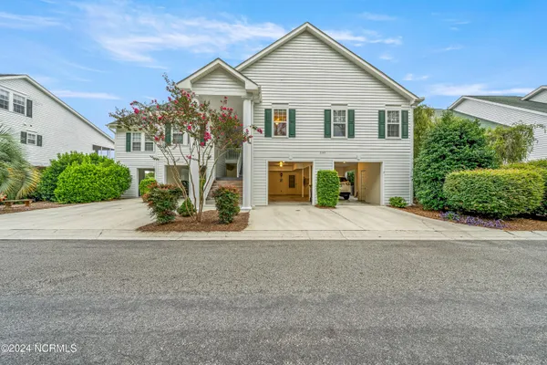 $2,600 | 3145 Lakeside Commons Drive Southeast, Unit 1, Southport, NC 28461