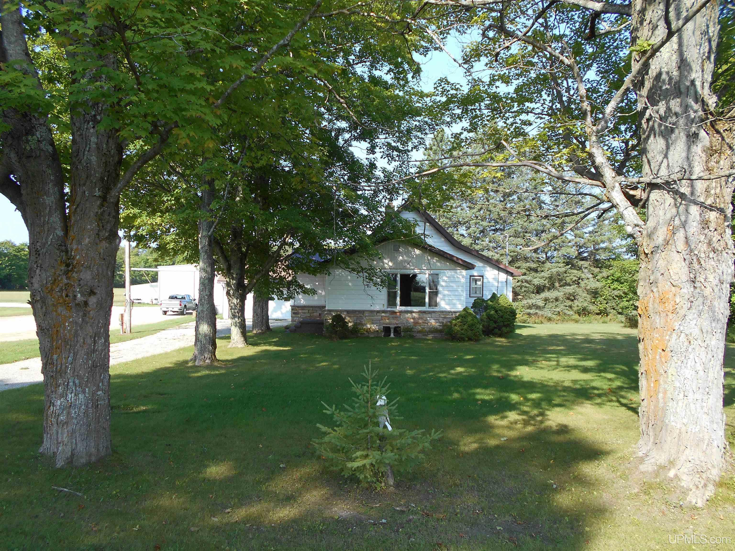1727 N West Kendall Road Manistique, MI 49854 - Photo 35 of 49