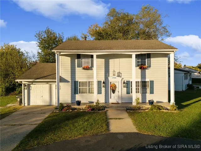 $274,900 | 1700 Tennyson Drive, Clarksville, IN 47129
