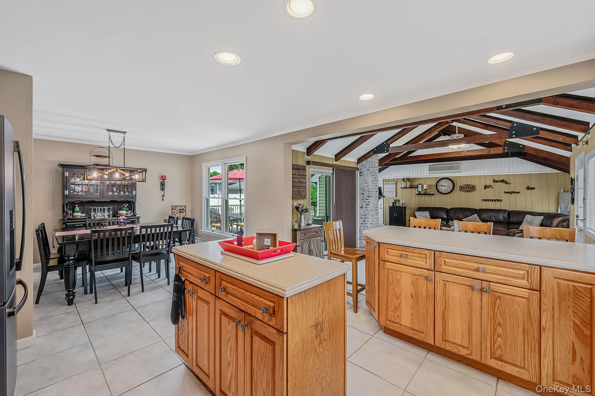 77 Toomey Road West Islip, NY 11795 - Photo 10 of 48