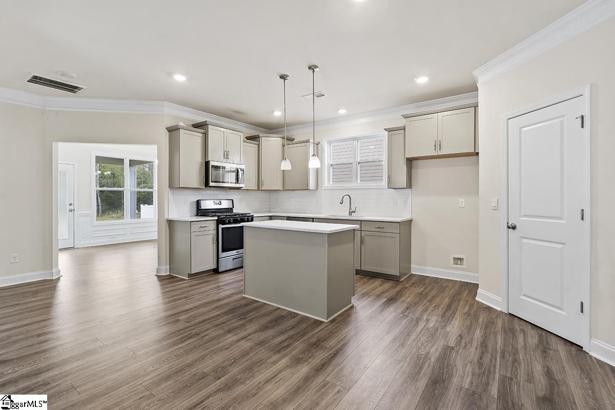 610 Raleighwood Lane Simpsonville, SC 29681 - Photo 8 of 21