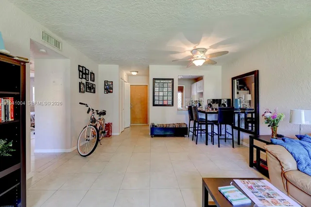 $1,725 | 610 Southeast 2nd Avenue, Unit L26, Deerfield Beach, FL 33441