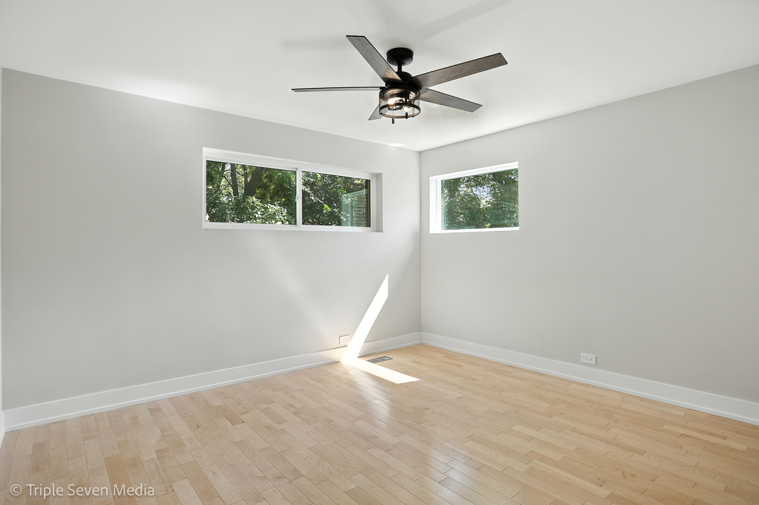 18801 Ruth Drive Mokena, IL 60448 - Photo 19 of 35 an empty room with a window