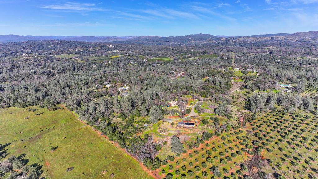 235 Grimont Road Oroville, CA 95966 - Photo 67 of 68 a view of a city with a mountain