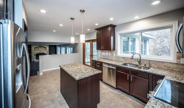 $525,000 | 18644 85th Avenue North, Maple Grove, MN 55311