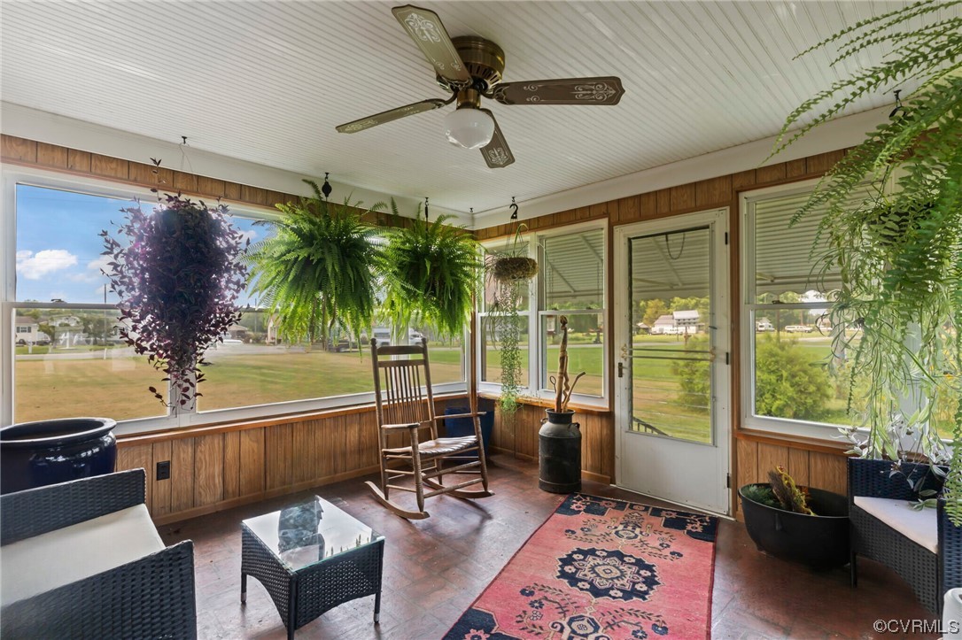 2043 Ridge Road Callao, VA 22435 - Photo 5 of 30 Sunroom / solarium with a ceiling fan