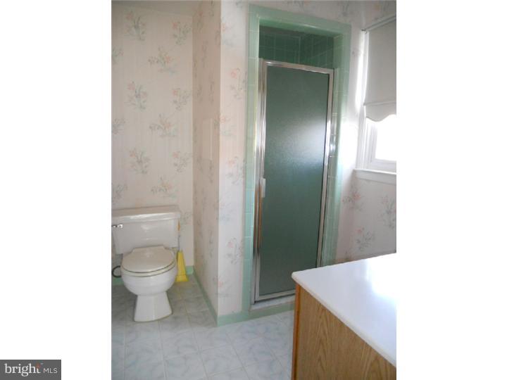 3228 Kilburn Road Philadelphia, PA 19114 - Photo 12 of 20 Master Bathroom
