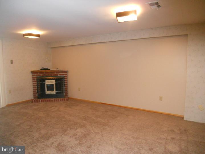 3228 Kilburn Road Philadelphia, PA 19114 - Photo 17 of 20 Family Room