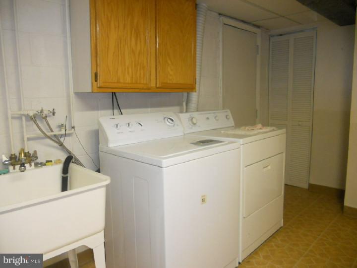 3228 Kilburn Road Philadelphia, PA 19114 - Photo 18 of 20 Laundry Room